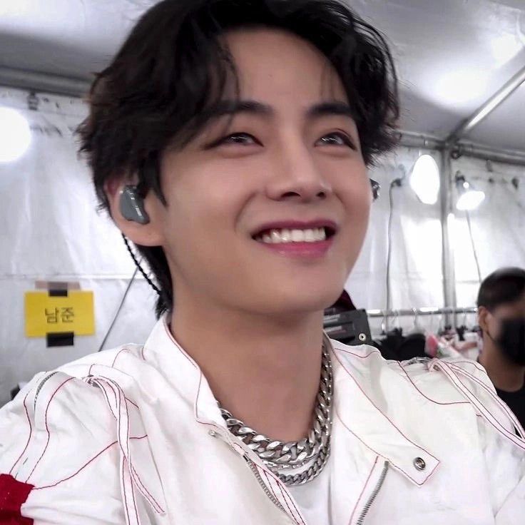 Recent activity shot of V (BTS)