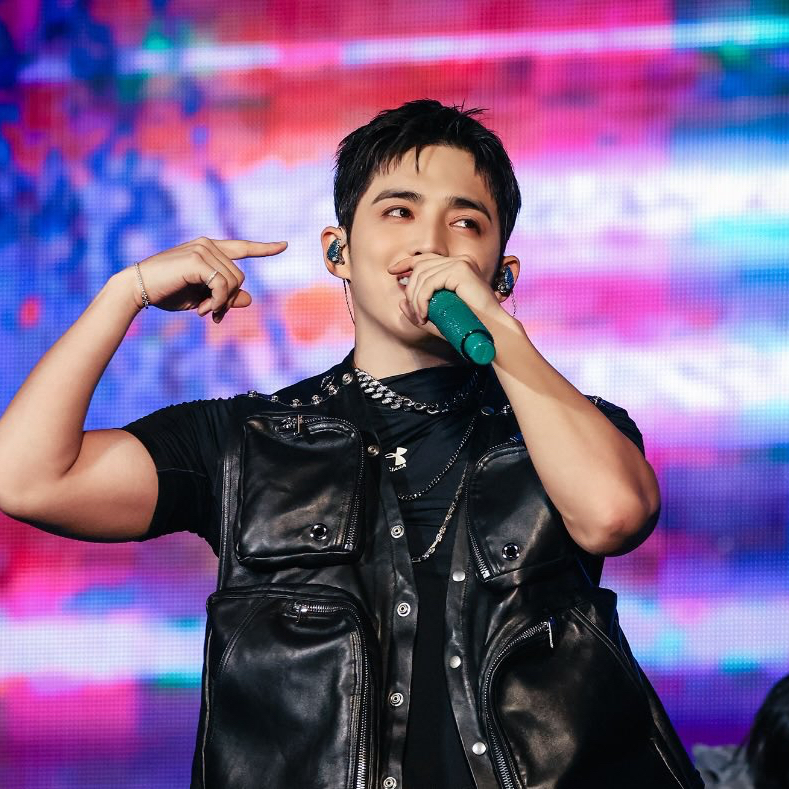 A moment captured by S.Coups (SEVENTEEN)'s fan