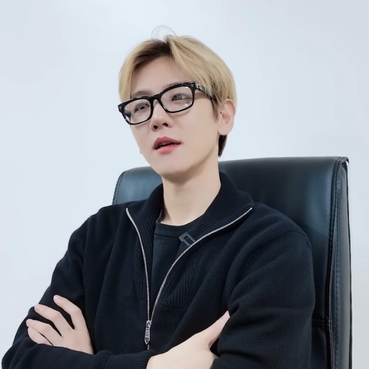 A moment captured by Baekhyun (EXO)'s fan