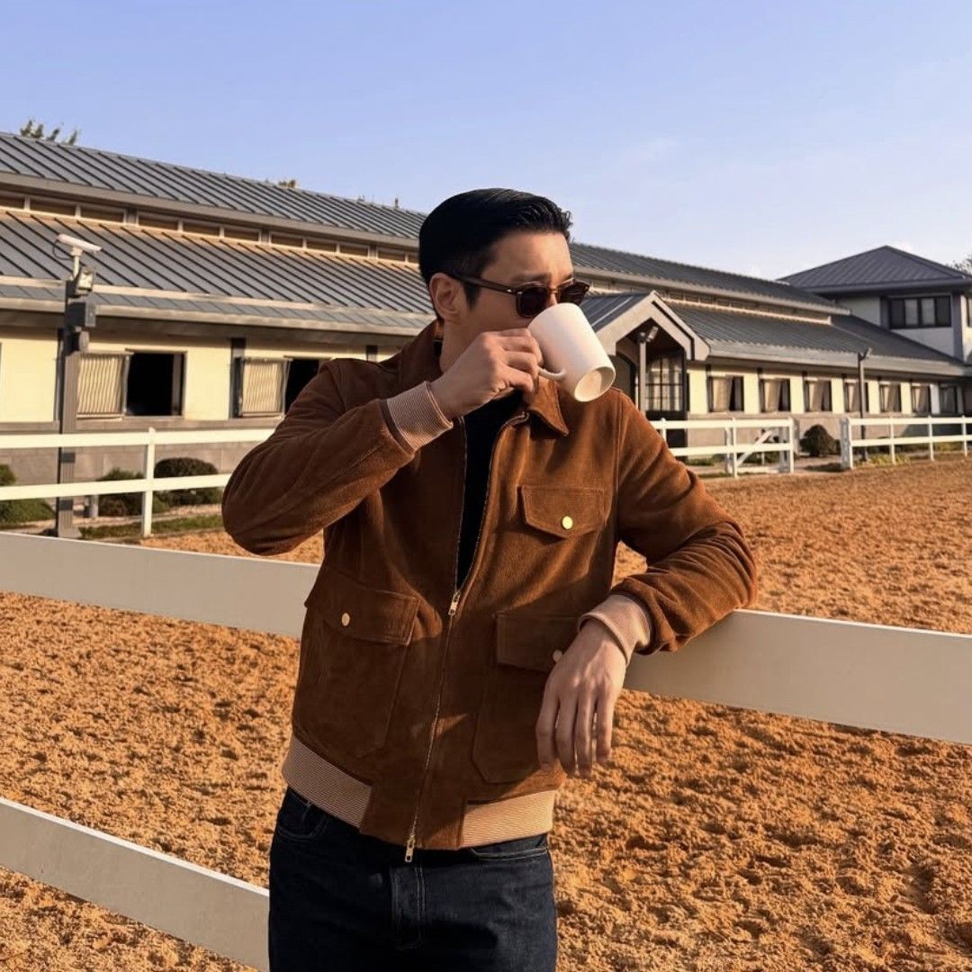 Recent activity shot of Siwon (Super Junior)