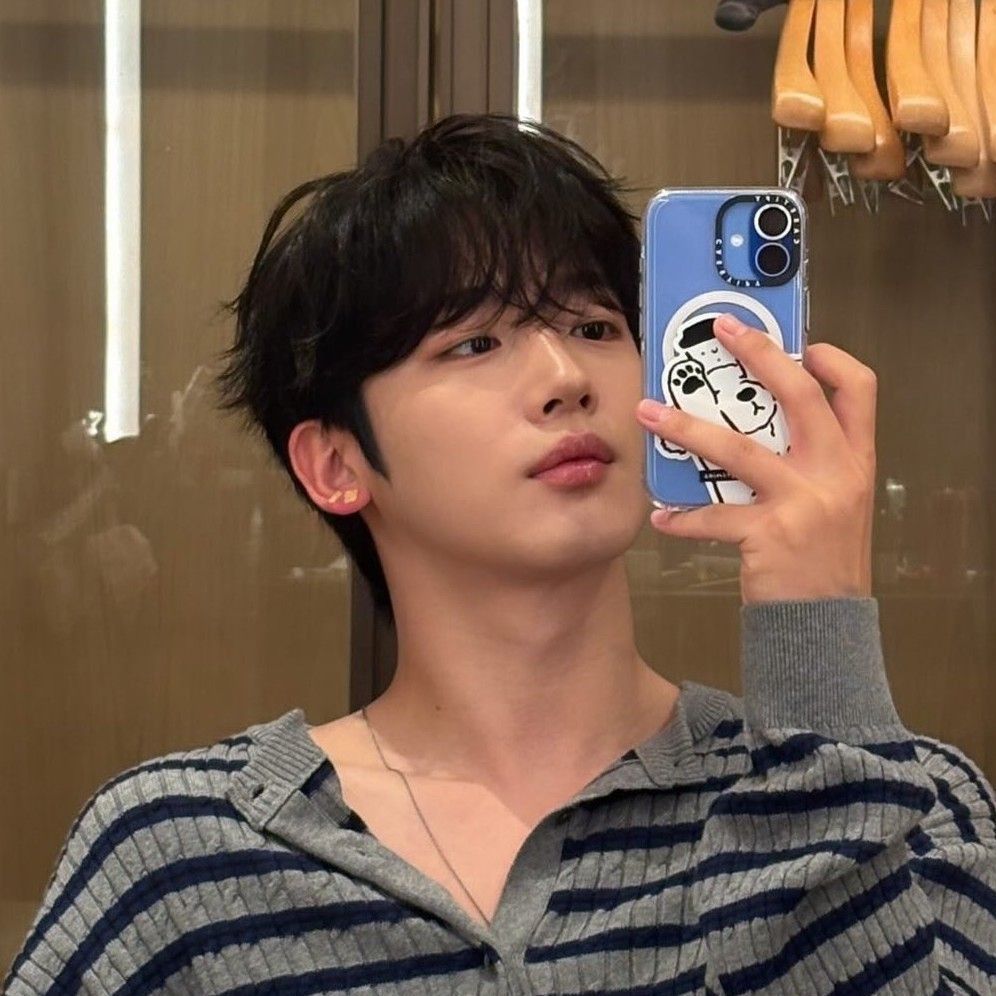 Latest photo of Kim Yohan (WEi)