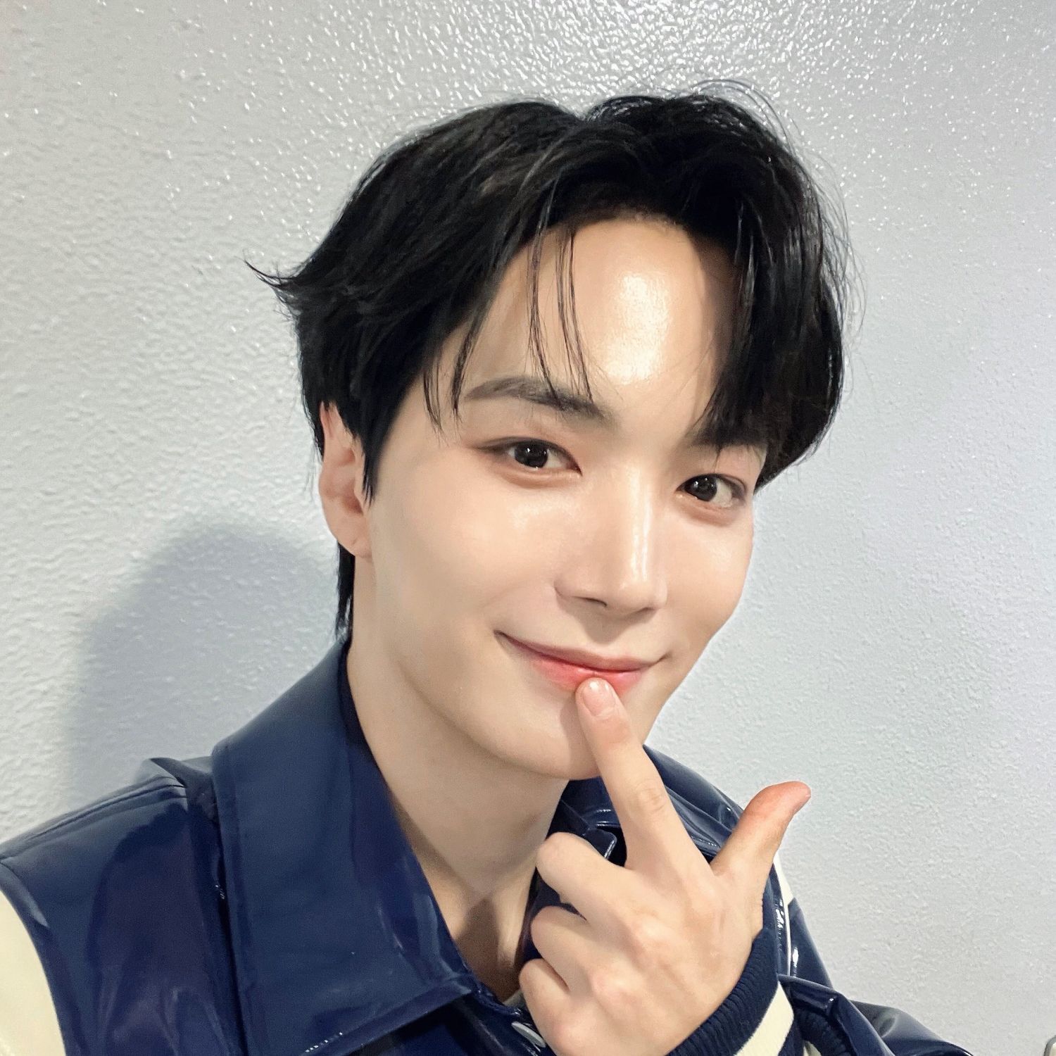 Behind-the-scenes cut of Kim Jonghyeon