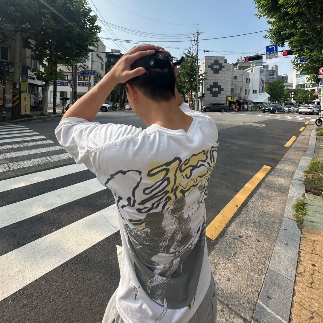 Recent activity shot of BOBBY (iKON)