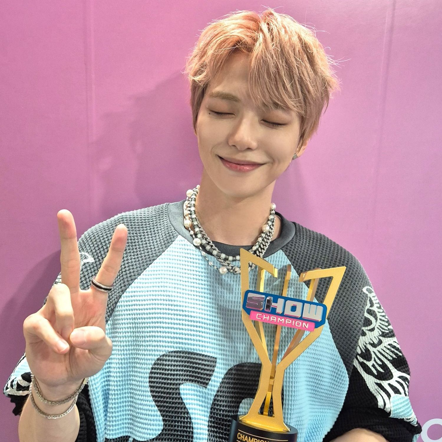 Behind-the-scenes cut of Kang Daniel