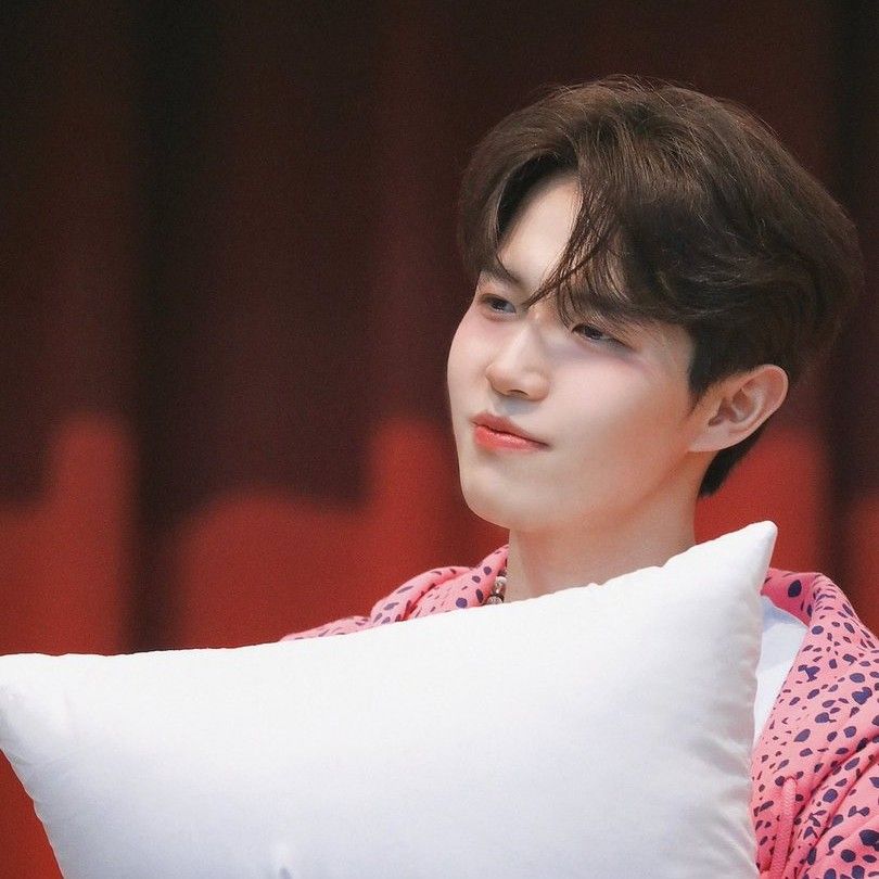A moment captured by Kim Jaehwan's fan