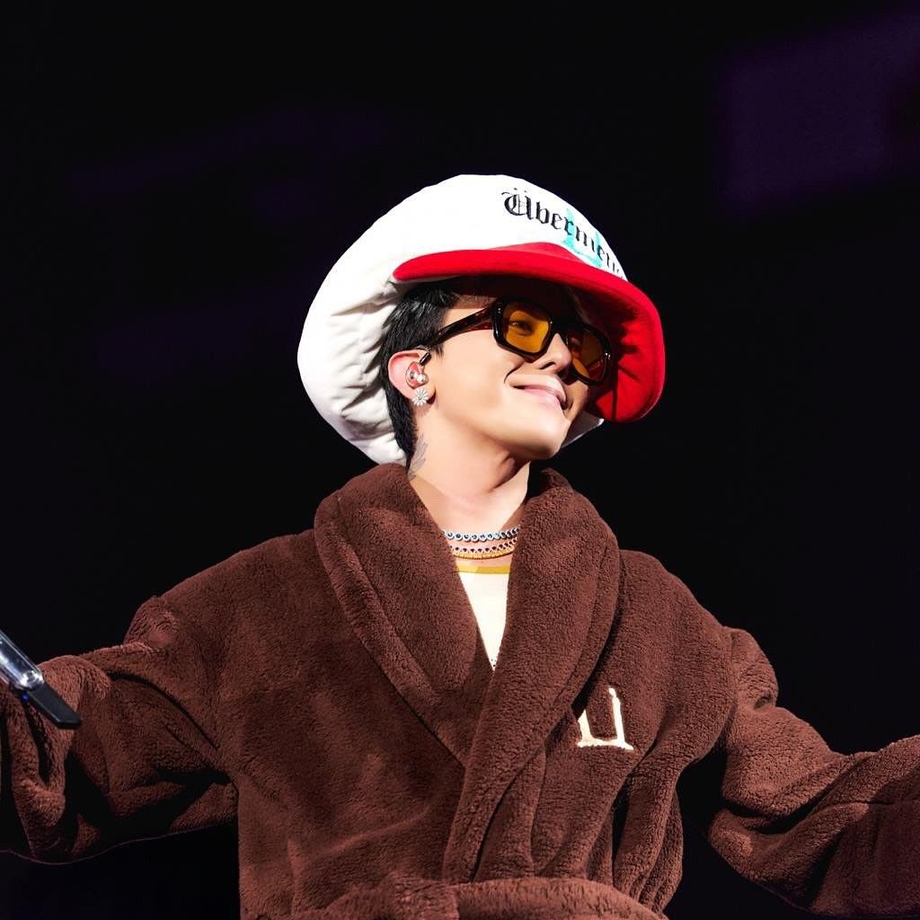 Momen yang diabadikan oleh penggemar G-DRAGON (BIGBANG)