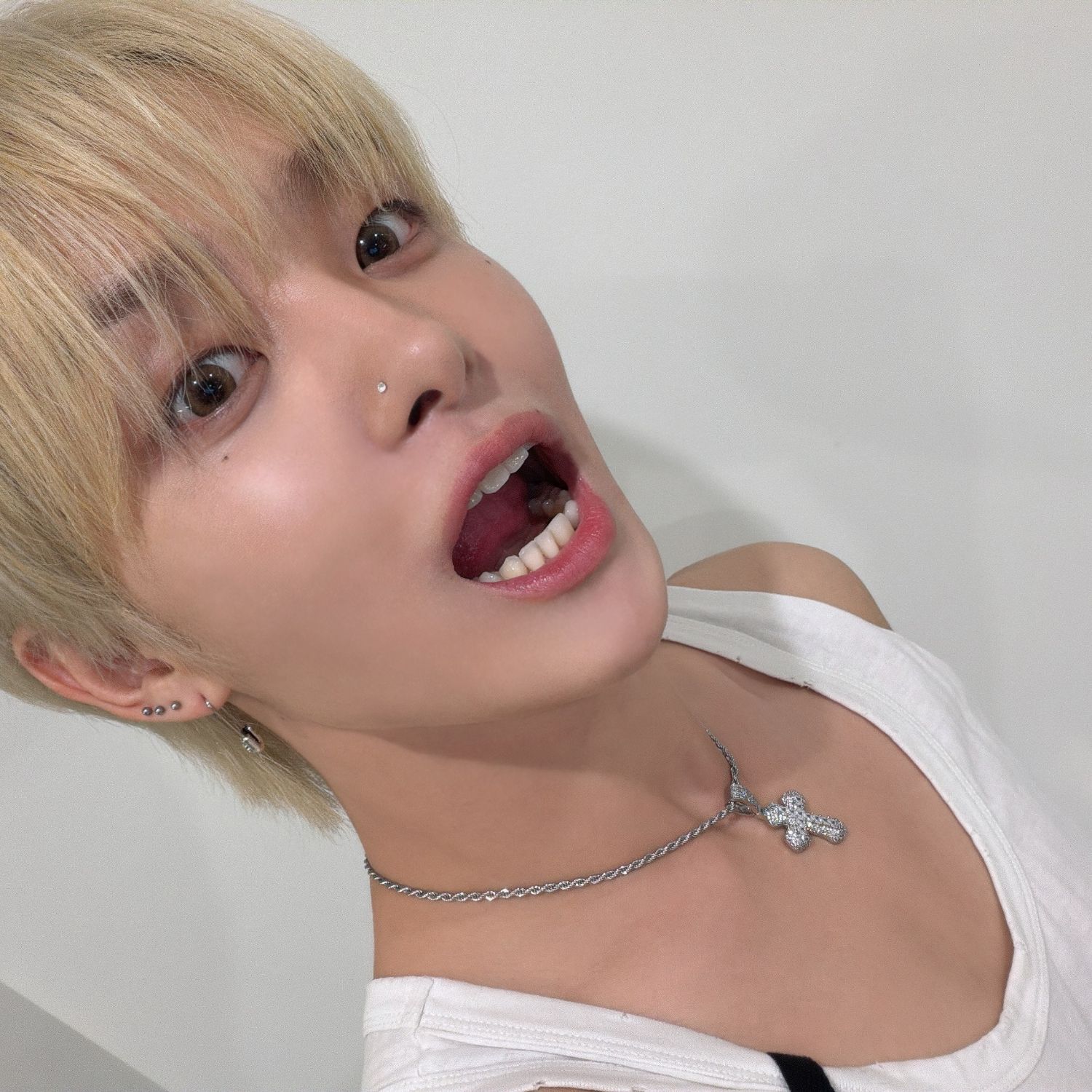 Behind-the-scenes cut of TREASURE