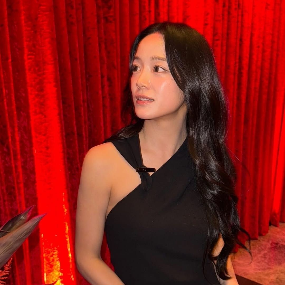 Behind-the-scenes cut of Sejeong