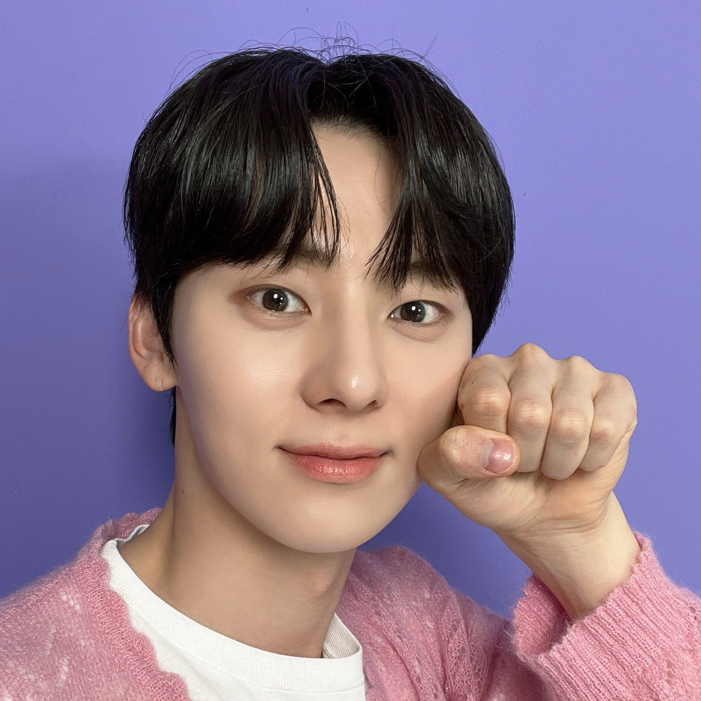 A moment captured by Hwang Minhyun's fan