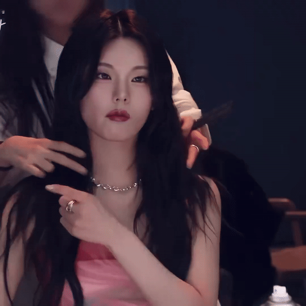 Behind-the-scenes cut of Yeji (ITZY)