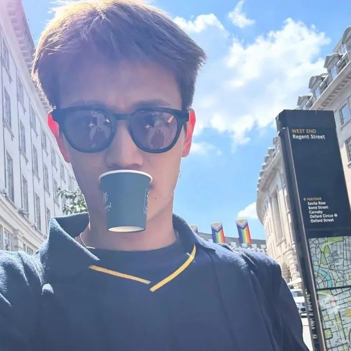A moment captured by Minho (SHINee)'s fan