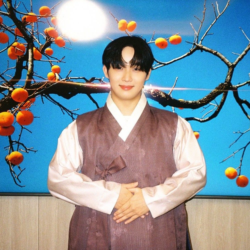 Behind-the-scenes cut of Lim Hyunsik (BTOB)