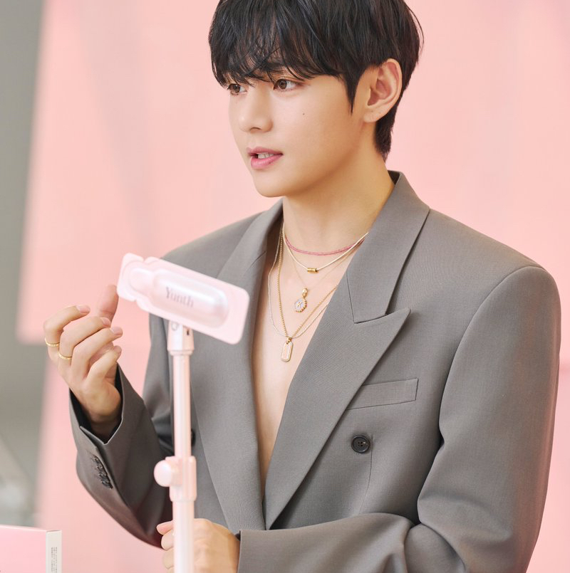 Recent activity shot of V (BTS)