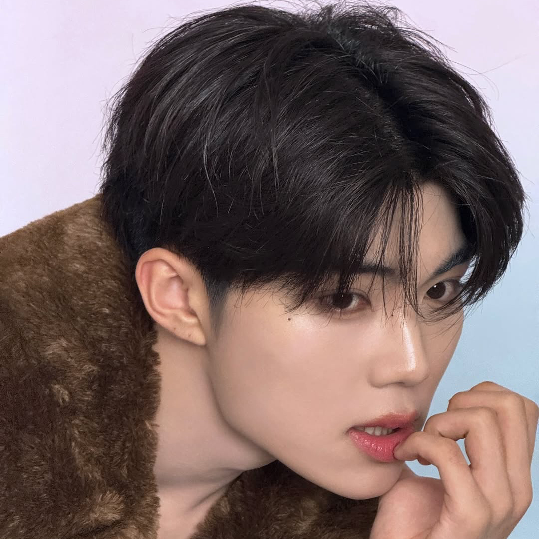 朴乾旭 (ZEROBASEONE)的最新照片