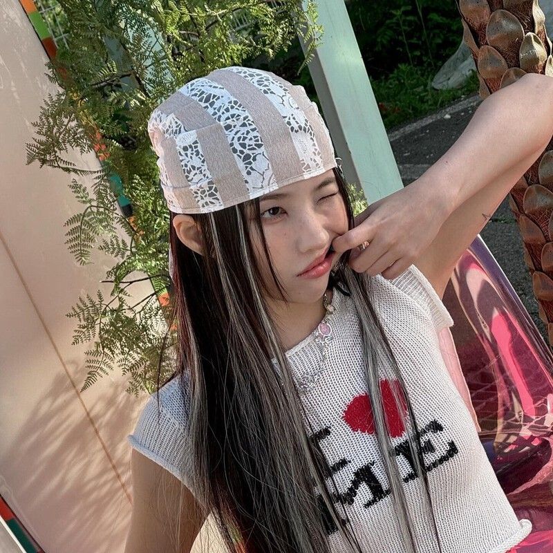 Behind-the-scenes cut of Soyeon (i-dle)