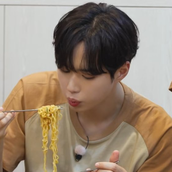 A moment captured by Kim Junseo (ALPHA DRIVE ONE)'s fan