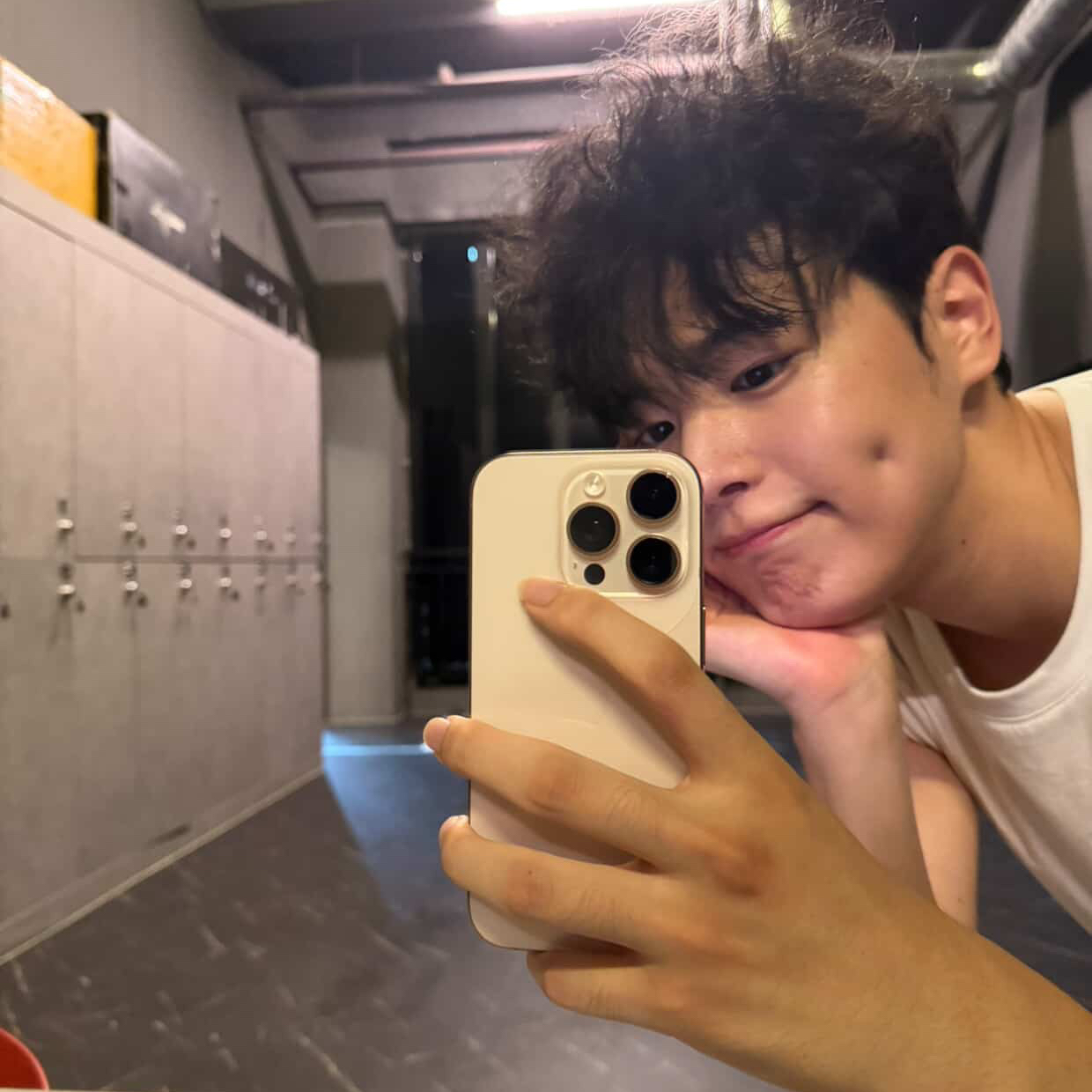 Behind-the-scenes cut of Choi Byungchan