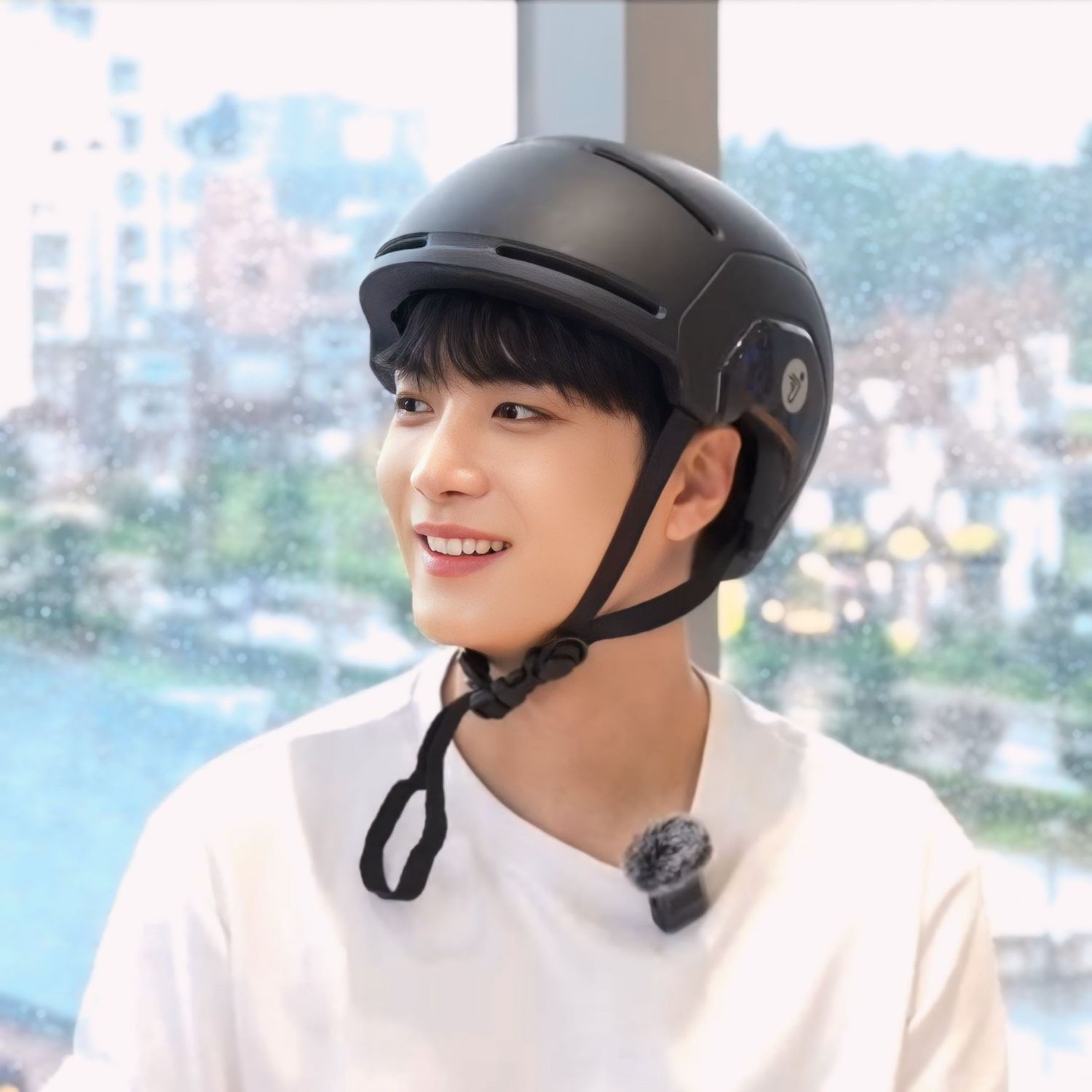 A moment captured by Kim Jonghyeon's fan