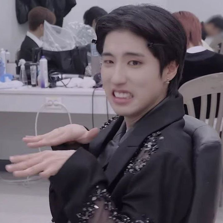Foto aktivitas terbaru HAN (Stray Kids)