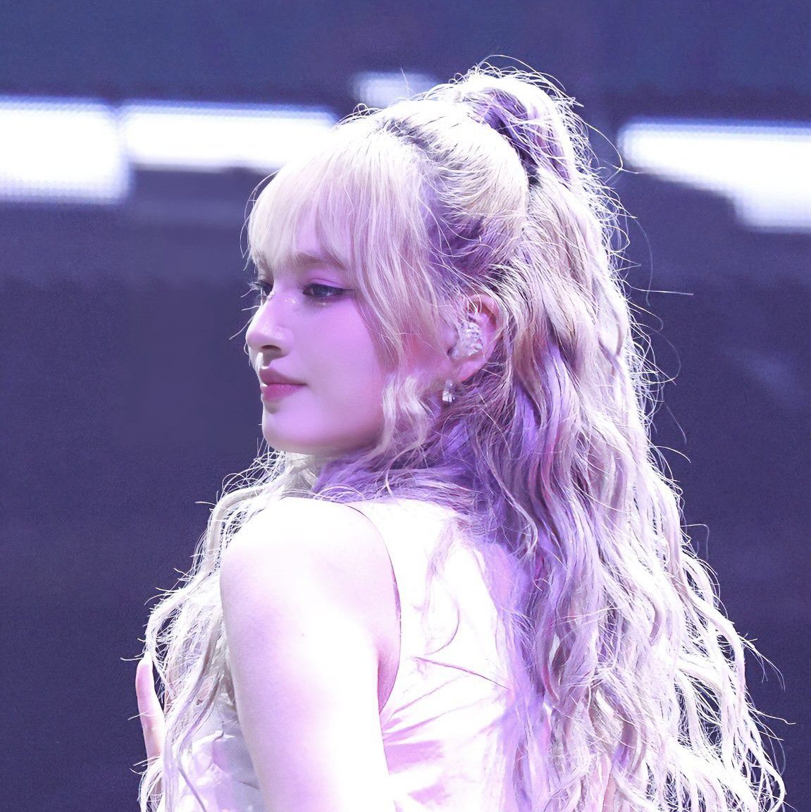 Foto terbaru LIZ (IVE)