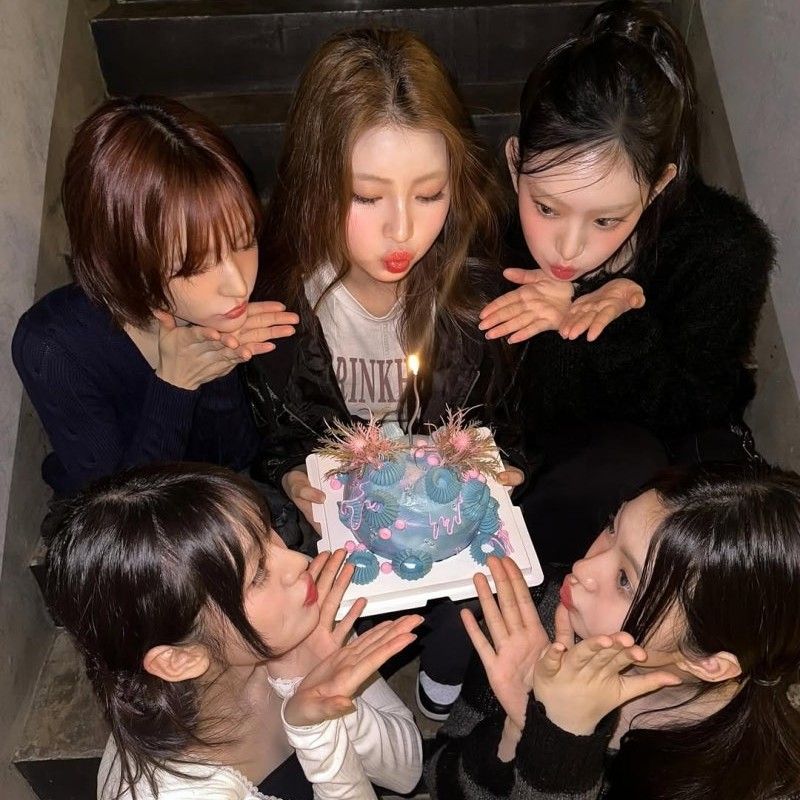 Latest photo of KiiiKiii