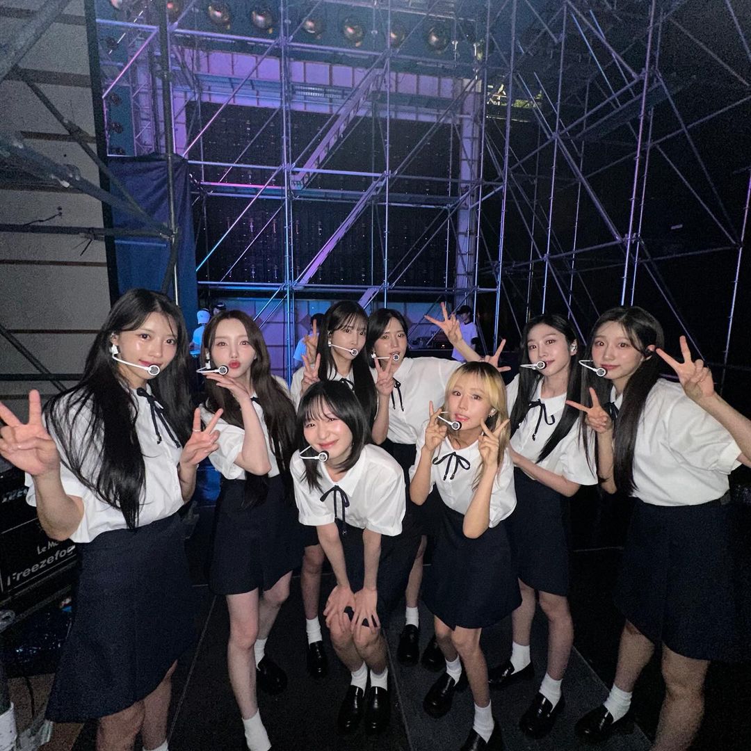 Recent activity shot of Lovelyz