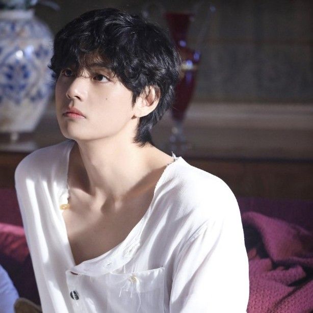 Recent activity shot of V (BTS)