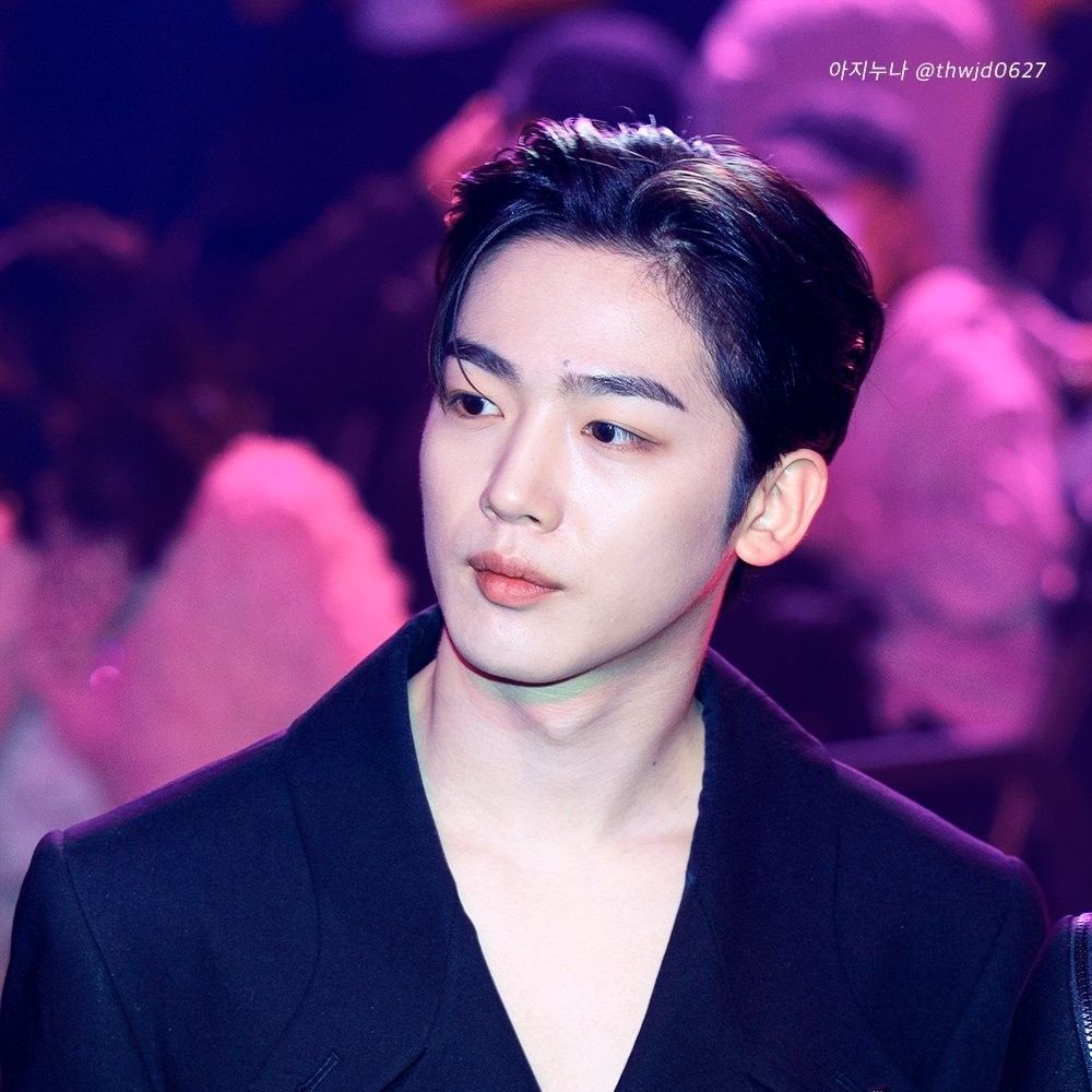 A moment captured by Kim Yohan (WEi)'s fan