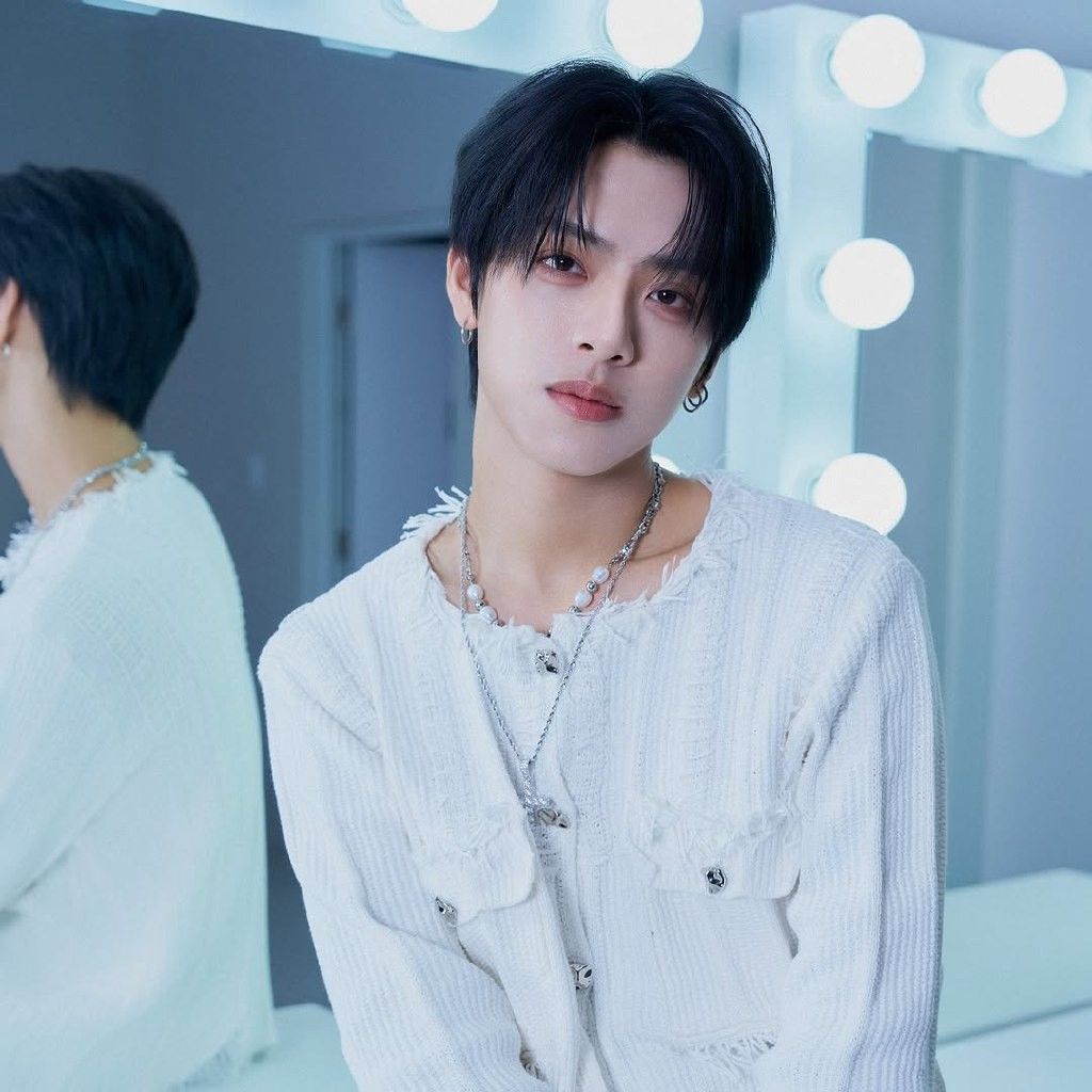 Behind-the-scenes cut of Chi Wen (SEVEN TO EIGHT)