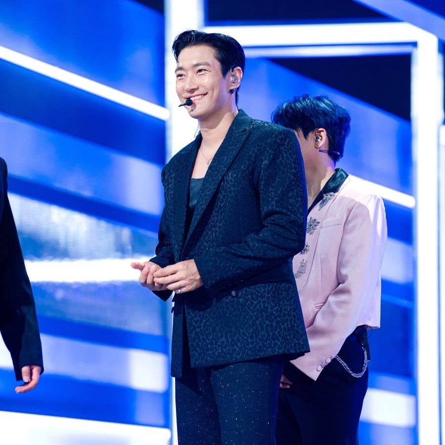 Recent activity shot of Siwon (Super Junior)