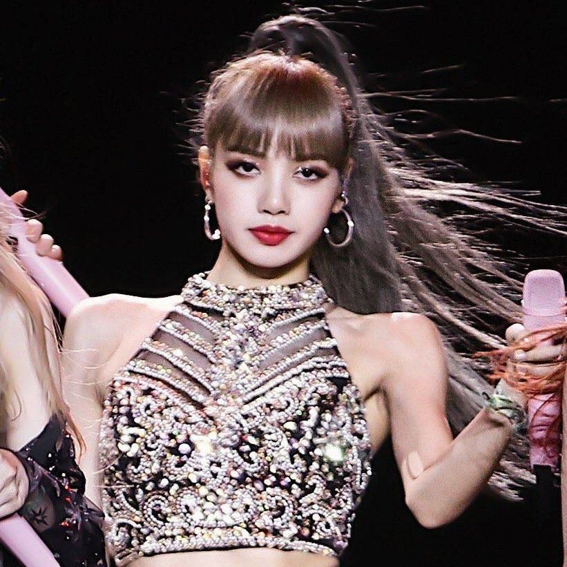 A moment captured by Lisa (BLACKPINK)'s fan