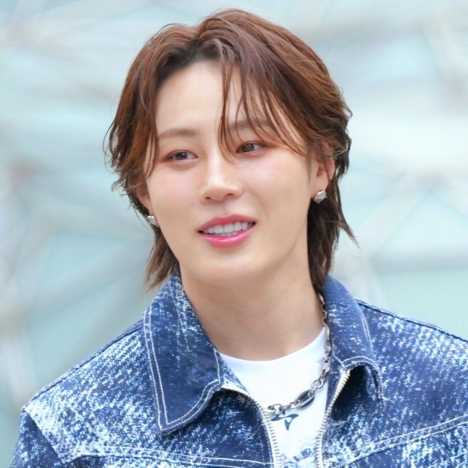 A moment captured by Ha Sungwoon's fan