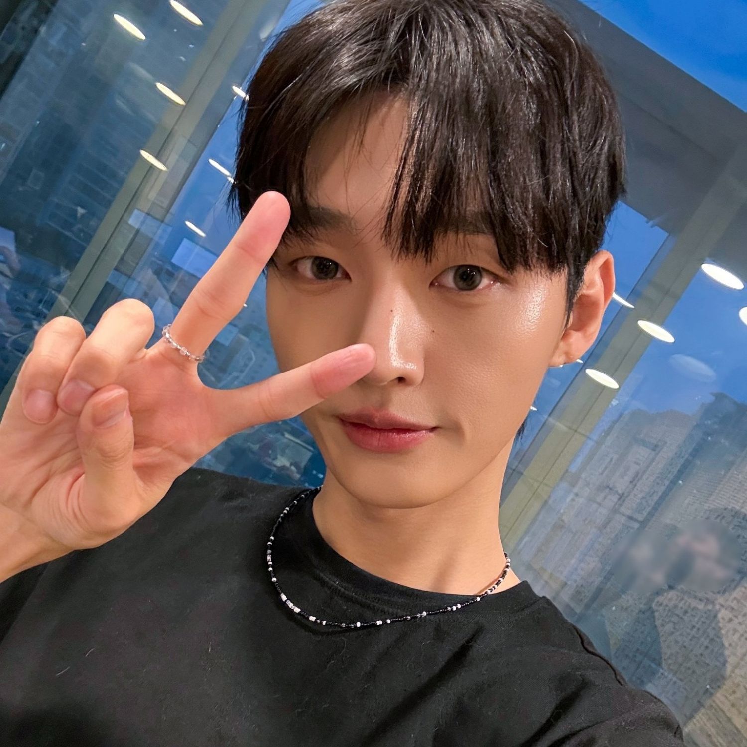 Behind-the-scenes cut of Yoon Jisung