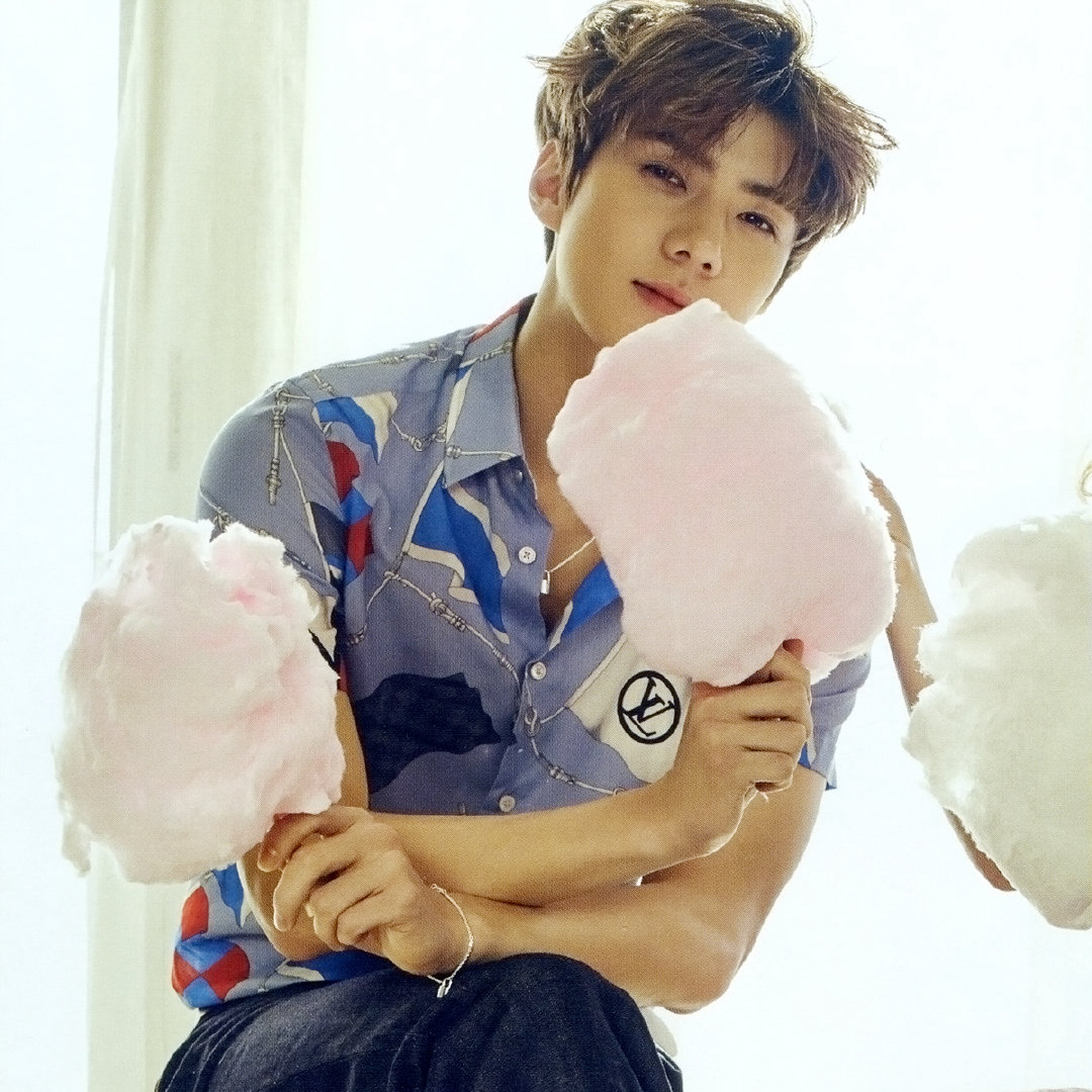 Recent activity shot of Sehun (EXO)