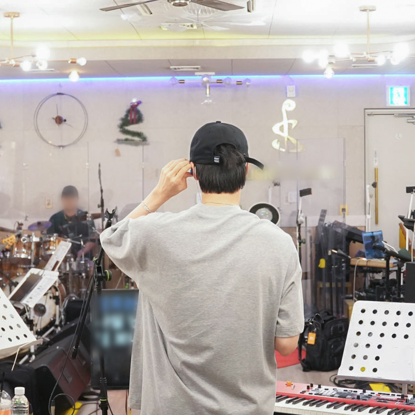 Foto aktivitas terbaru Jin (BTS)