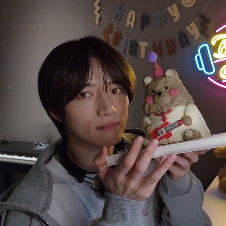 Latest photo of Beomgyu (TOMORROW X TOGETHER)