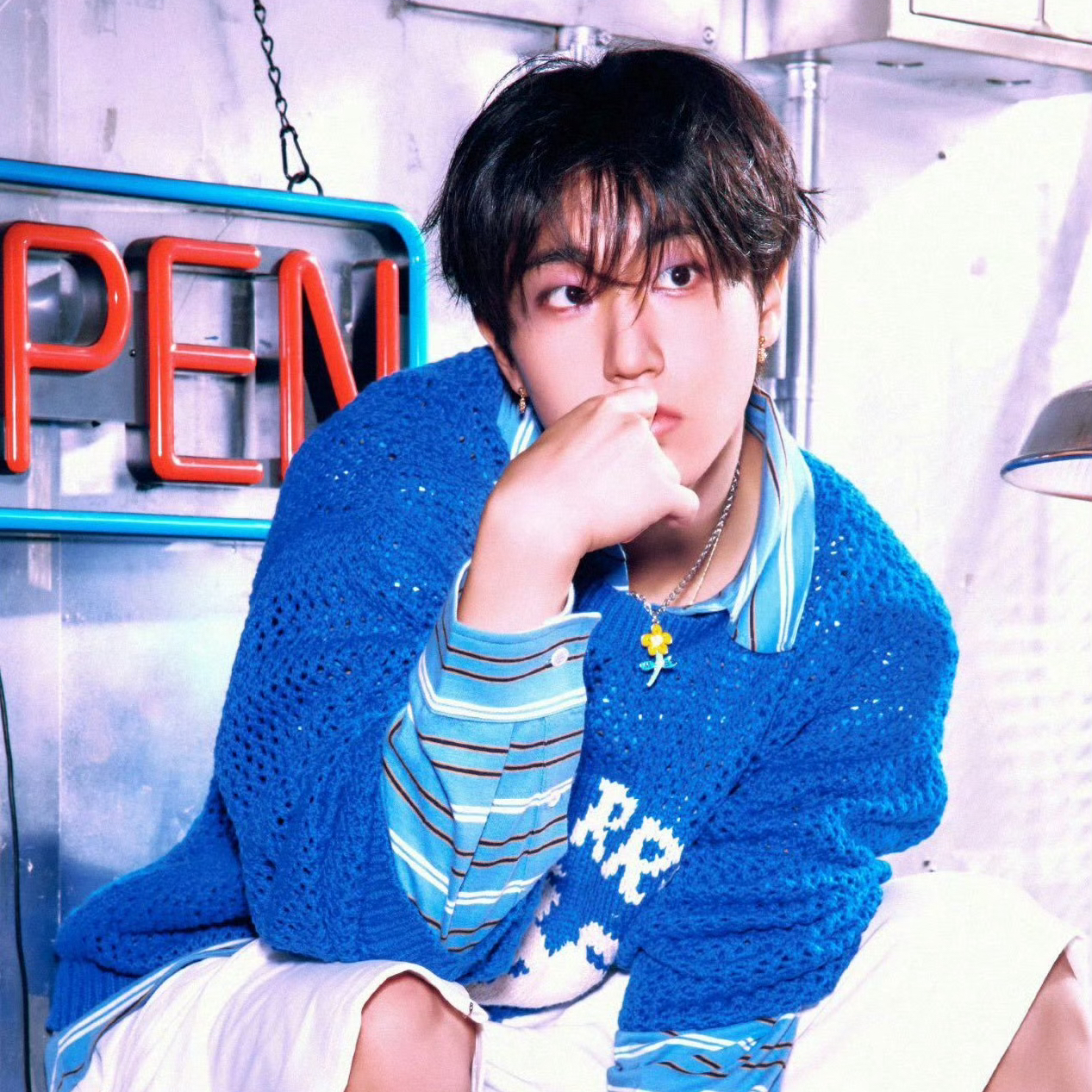 Behind-the-scenes cut of HAN (Stray Kids)