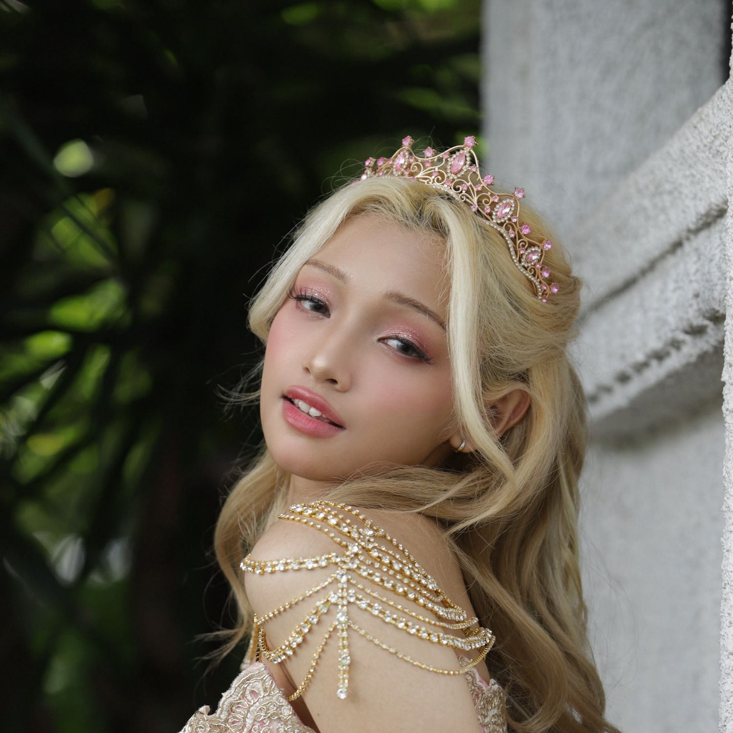 Behind-the-scenes cut of Gehlee (UNIS)