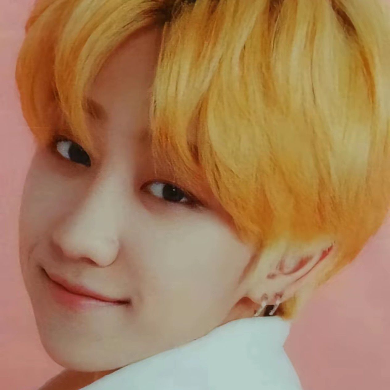 Behind-the-scenes cut of The 8 (SEVENTEEN)