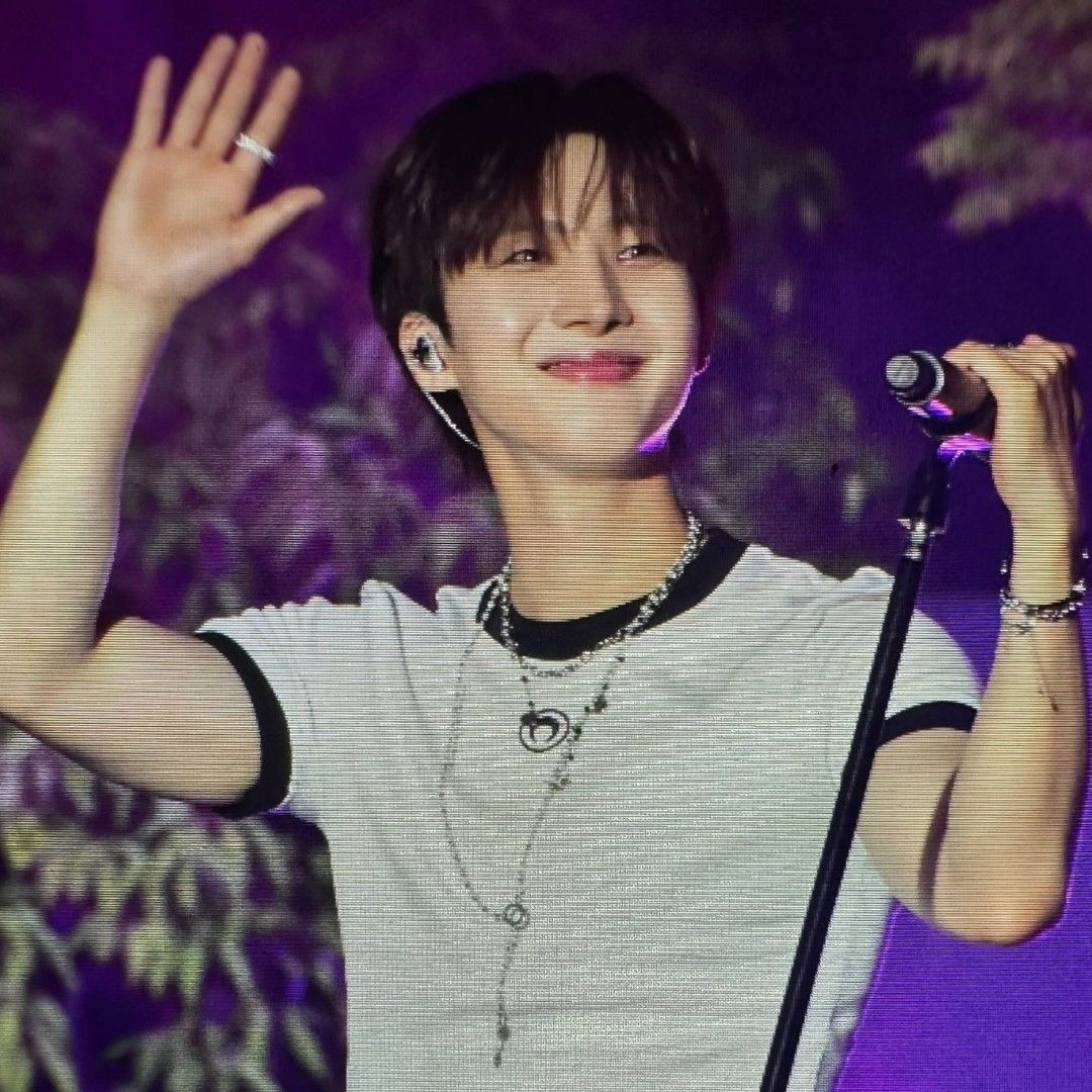 Latest photo of Hui (PENTAGON)