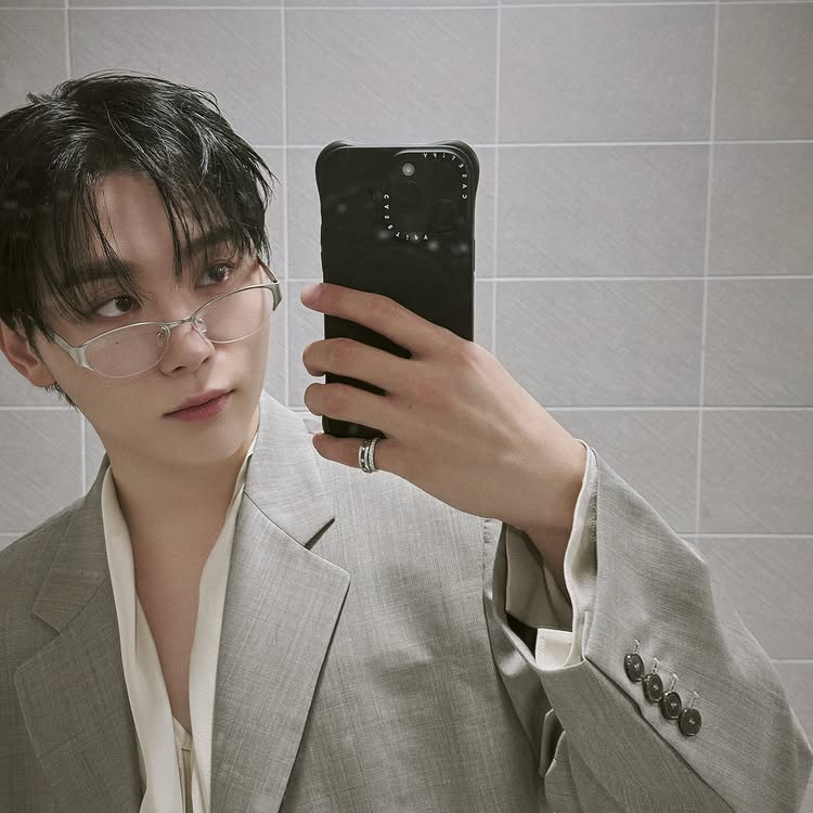 Latest photo of Seungkwan (SEVENTEEN)