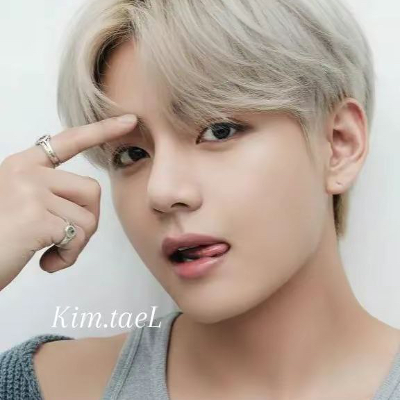 뷔 (방탄소년단)의 최신 사진