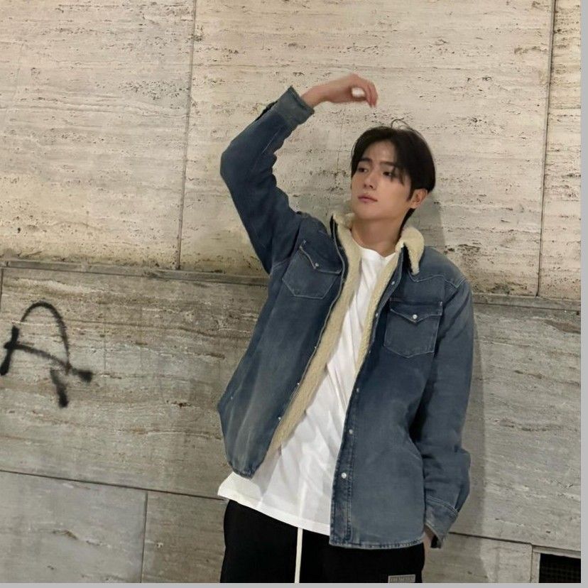 贤在 (THE BOYZ)的最新活动照片