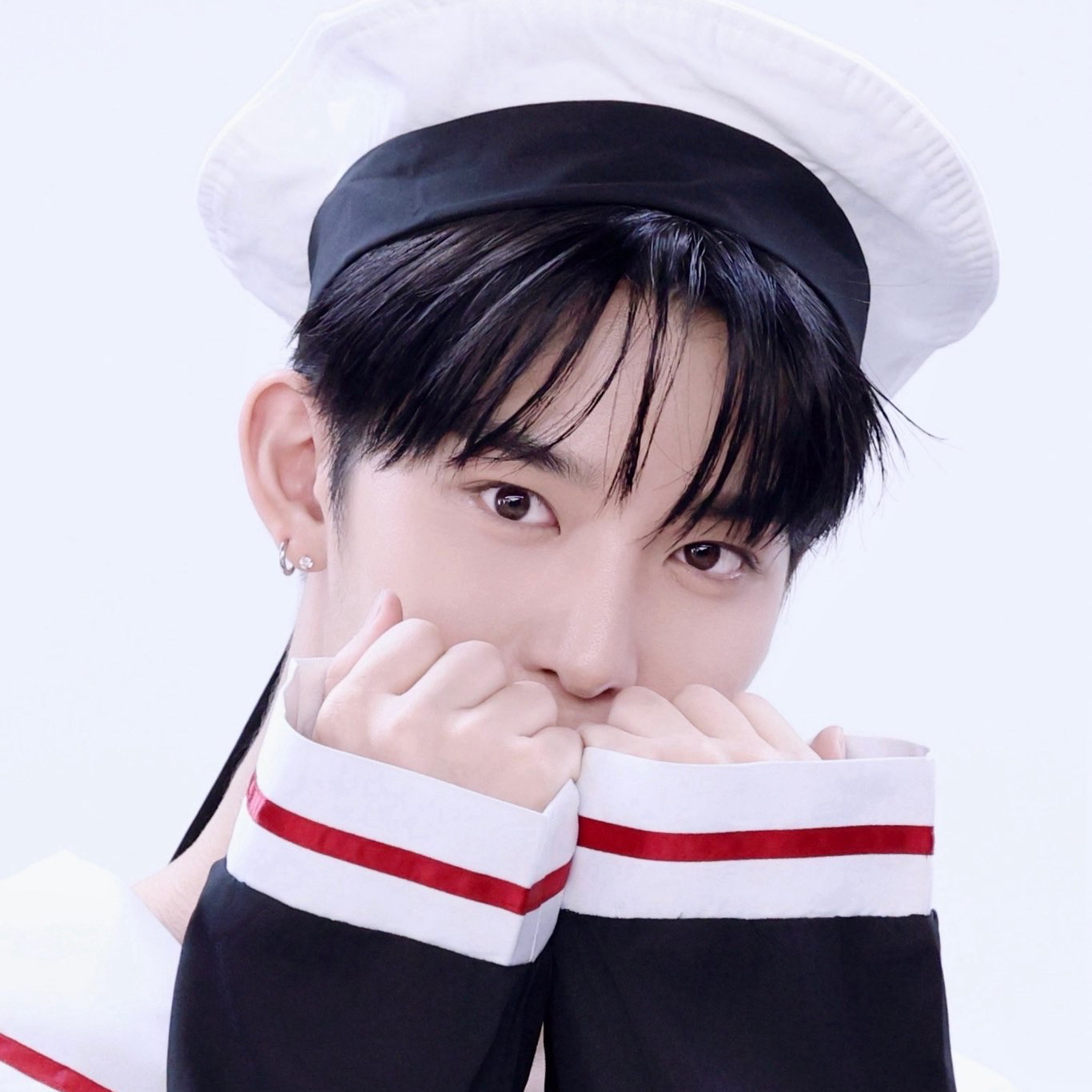 Foto terbaru Bae Jinyoung