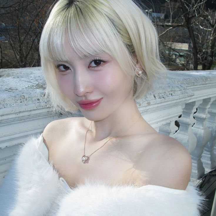 Recent activity shot of Momo (TWICE)