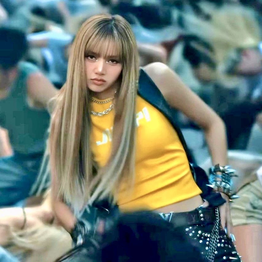 A moment captured by Lisa (BLACKPINK)'s fan