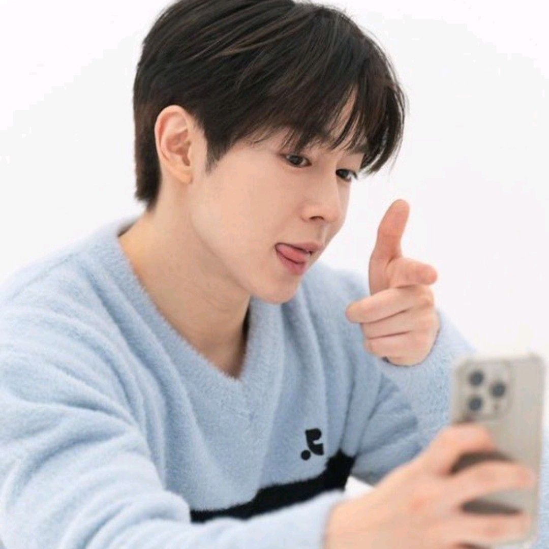 A moment captured by SF9's fan