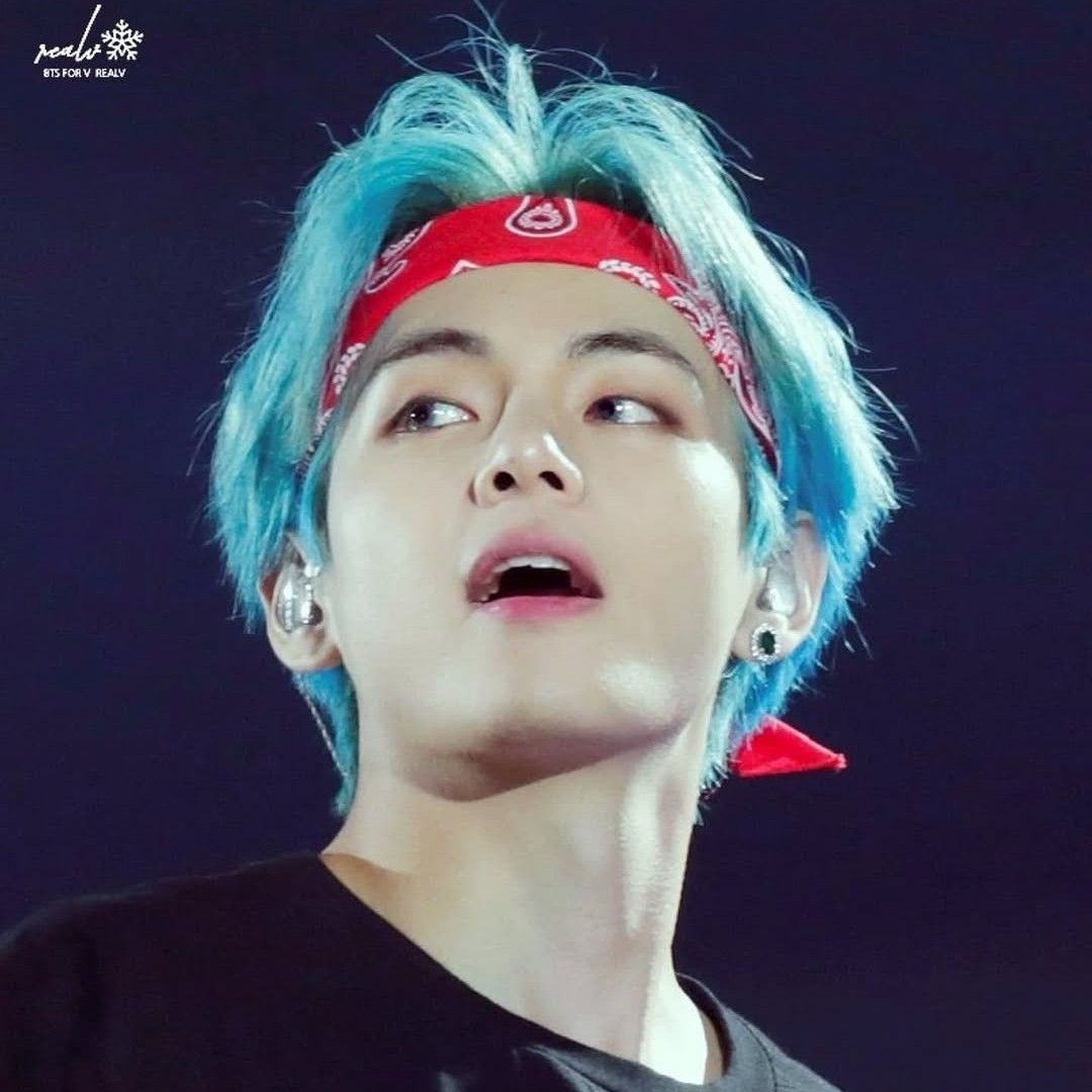 뷔 (방탄소년단) 최근 활동샷