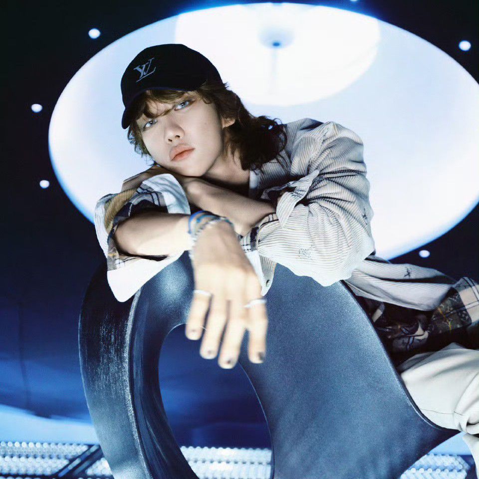 Behind-the-scenes cut of The 8 (SEVENTEEN)