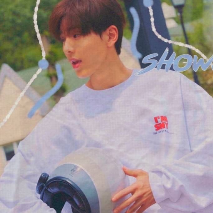 Behind-the-scenes cut of Shownu (MONSTA X)